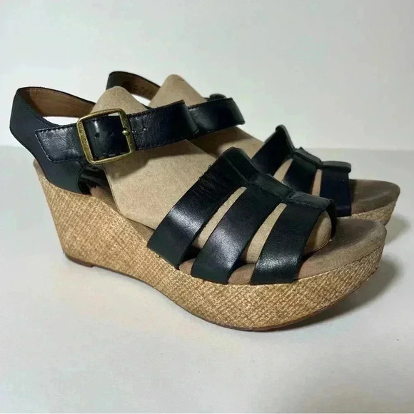 CLARKS CASLYNN HARP WOMENS BLACK LEATHER WEDGE CASUAL SANDALS STRAPPY SIZE 8.5 - Picture 5 of 9